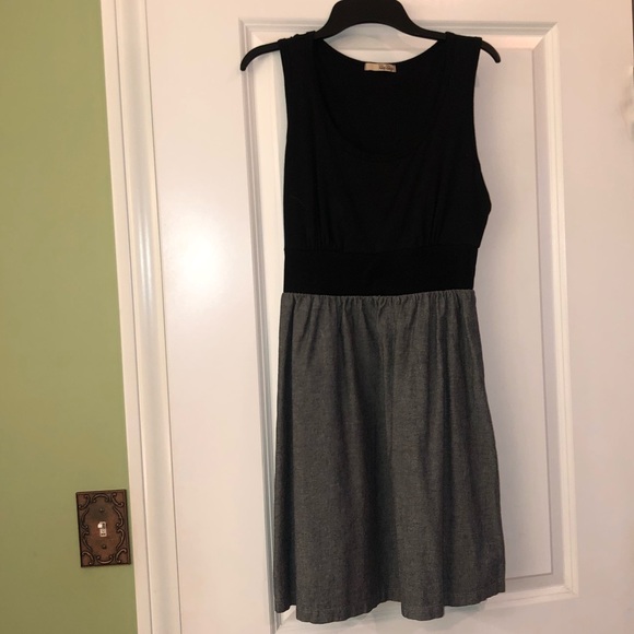 Dresses & Skirts - Women’s Medium Dress